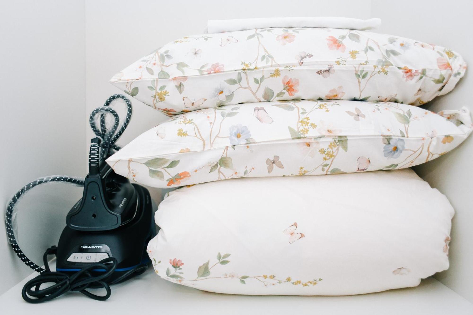 Lora Rose Suite ,Free Parking, Self Check In,2 Côme Esterno foto