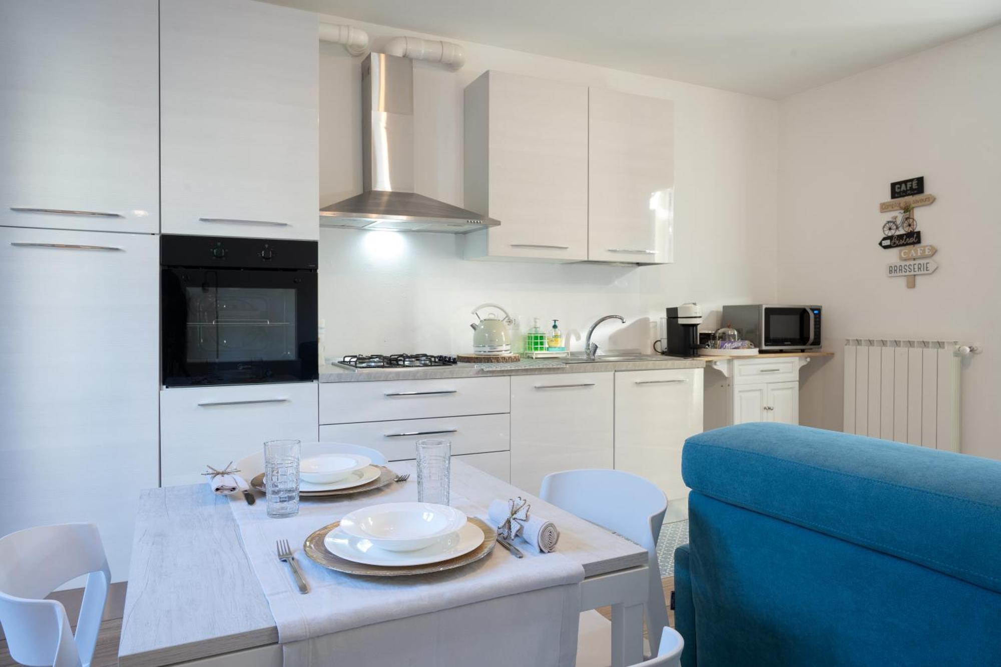Lora Rose Suite ,Free Parking, Self Check In,2 Côme Esterno foto